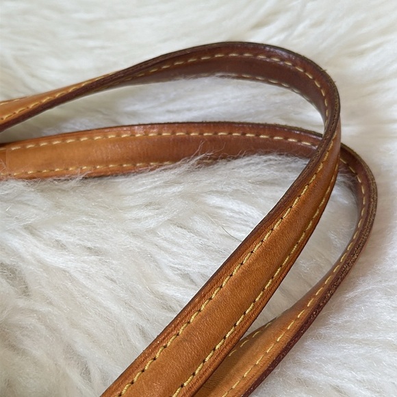 💯Authentic LOUIS VUITTON 
Vernis Brea MM Blanc Corail  Handbag🍀 - Picture 12 of 17